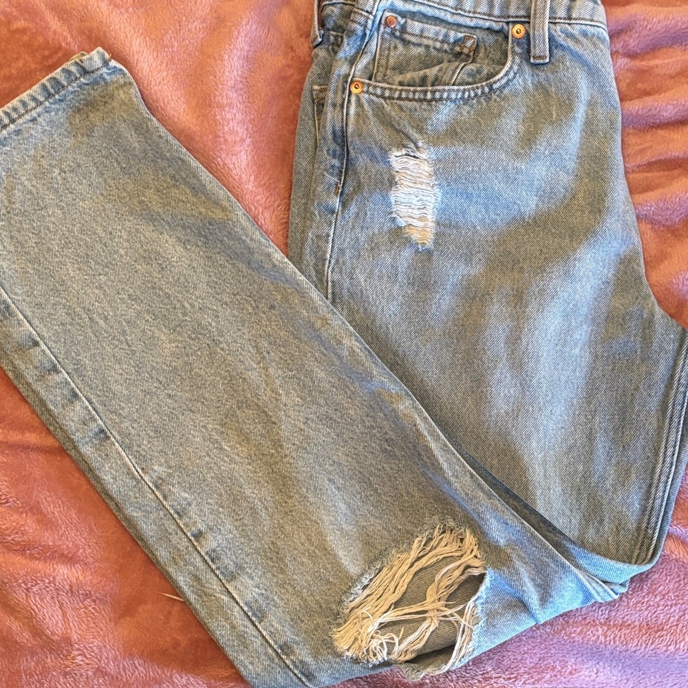 &Denim  Light Blue boyfriend Distressed Jeans size 4